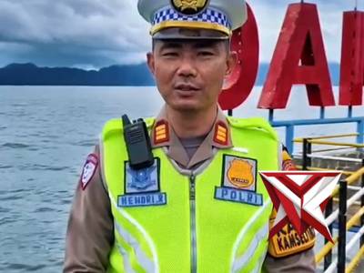 KASAT LANTAS POLRES OKU SELATAN MENGUCAPKAN TERIMA KASIH KEPADA PENGUNJUNG OBJEK WISATA DANAU RANAU