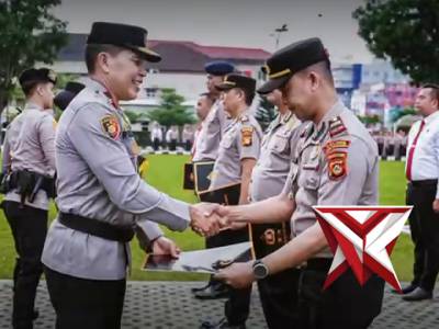 09. Pengharagaan Kapolda Sumsel untuk Pers Polres Muba yang berprestasi