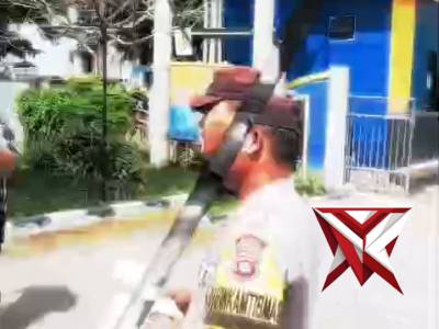 Jumat Berkah Polri: Hadir, Berbagi, Melayani - PoliceTube