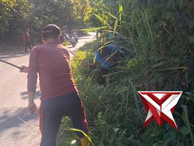 Jumat Berkah dengan Jumat Bersih! ??

Pagi ini, personil Polsek Gelumbang bersama unsur Forkopimcam