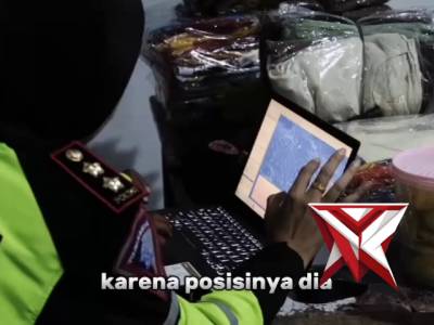 Kapolres Majalengka menunjukkan aksi cepat tanggap dengan meninjau langsung lokasi bencana - PoliceTube