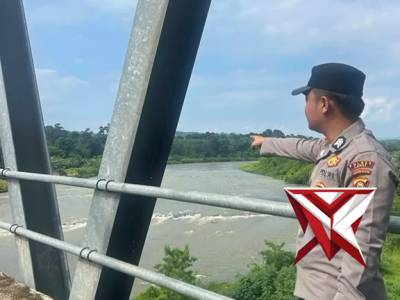 Polsek kota patroli debit air