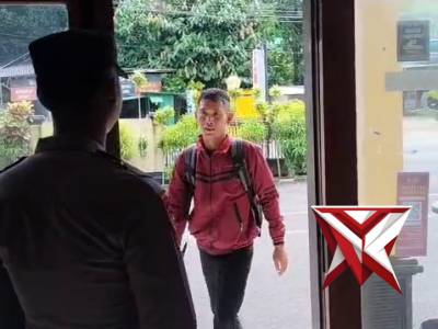 Simulasi pengamanan mako - PoliceTube