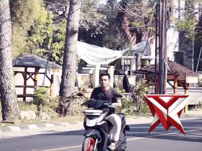 Salah satu fungsi helm