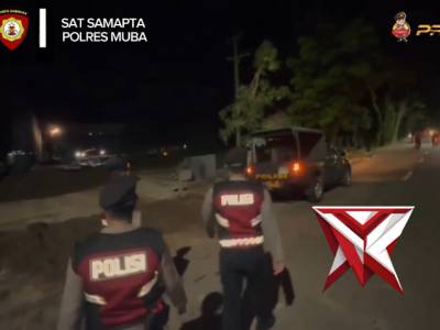 Pers Sat Samapta Melaksanakan Patroli Malam di Taman Seputaran Kota Sekayu.