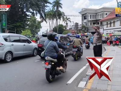 Pantauan situasi arus lalu lintas di Pintu 1 Kebun Raya Bogor