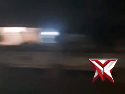 Evakusi kendaraan yang mengalami kecelakaan tunggal - PoliceTube