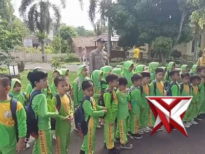 PERSONEL SAT BINMAS MENDAMPINGI TK INSAN MULIA 7