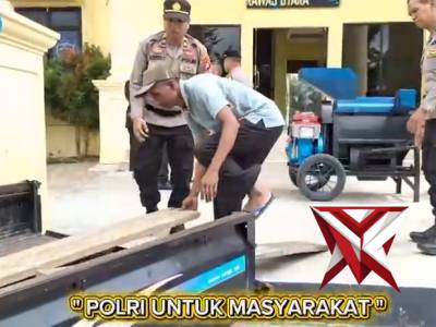 Pemabagian mesin pipil kepada petani - PoliceTube