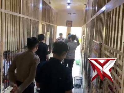 PENGECEKAN TAHANAN YANG DI LAKSANAKAN OLEH PIKET FUNGSI DI RUTAN POLRES OKU SELATAN - PoliceTube