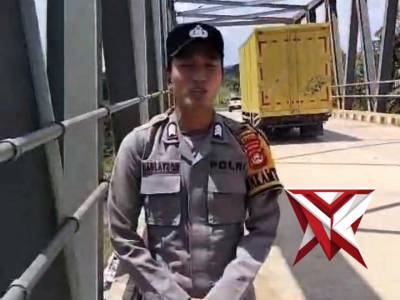 16.polsek BTS ulu cek debit air - PoliceTube