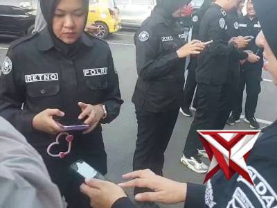 Apel pagi pengechekan hp bidhumas polda sumsel