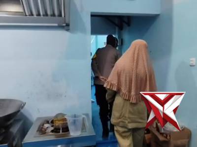 Sppg polsek Babat Toman? - PoliceTube