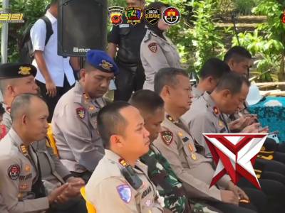 Kapolres Subang memimpin langsung kegiatan Bedah Rumah Tidak Layak Huni - PoliceTube