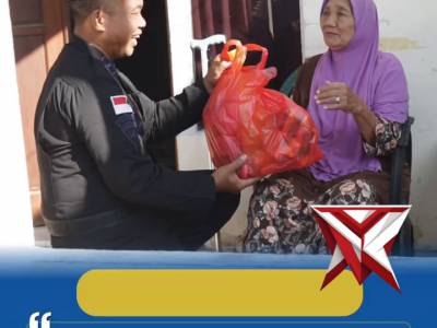 Dalam rangka menumbuhkan rasa kepedulian sosial, Satbrimob Polda Kalbar