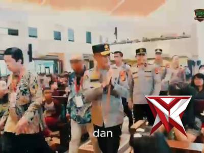 Kapolda  Sumatra Selatan menghadiri kegiatan keagamaan di gereja