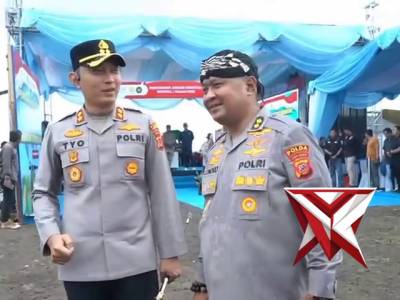 Polda Jabar dan Mbah Condro in Action Polri Untuk Masyarakat.