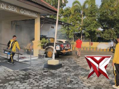 Fogging oleh RS Bhayangkara Nganjuk di Polsek Gondang