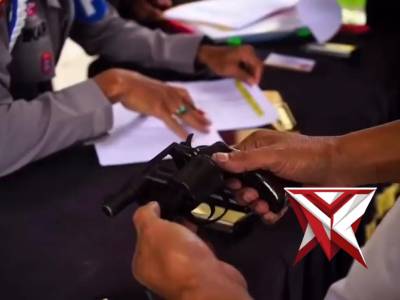 Pelaksanaan Pemeriksaan Senpi oleh Tim riksa senpi Polda Sumsel .

polresokihadir