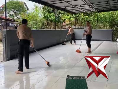 @Personel Polsek Tugumulyo melaksanakan giat kurve di Masjid Al-Yaqin Desa A. Widodo Kec. Tugumulyo - PoliceTube