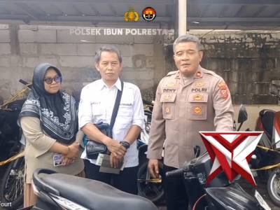 Penyerahan Motor Temuan Kepada Pemilik Kendaraan Polresta Bandung melalui Polsek Ibun. - PoliceTube