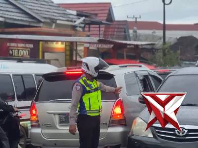 POLANTAS OKU SELATAN MENGATUR ARUS LALU LINTAS DI WILKUM OKU SELATAN