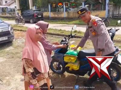 Giat sembako Polsek Plakat Tinggi - PoliceTube