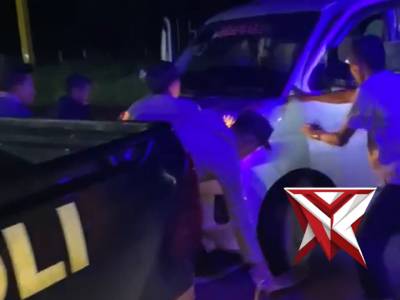 Membantu pengendara yg mongok - PoliceTube