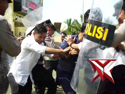 Polres oki melaksanakan simulasi gangguan kamtibmas