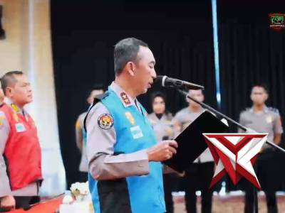 Kapolda Sumatera Selatan Irjen Pol Dr. Sandi Nugroho memimpin upacara pengambilan - PoliceTube
