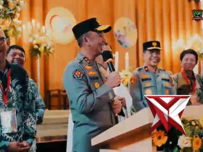 Kapolda Sumatera Selatan Irjen Pol Sandi Nugroho meninjau langsung pengamanan puncak perayaan Paskah - PoliceTube