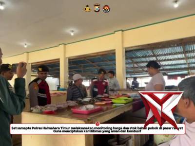 Personil polres haltim bersama disperindak haltim laks monitoring harga dan stok bhn pokok