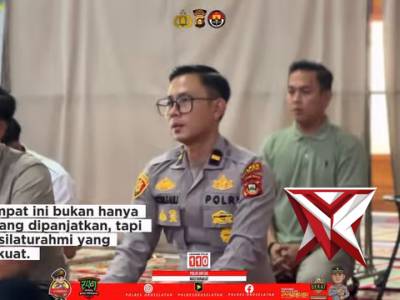 Sambang jamaah ditempat ibadah ( Sajadah ) Di masjid Baitul mustaqim Terminal Muaradua Polres OKU Se