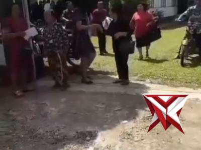 *title*

POLRES MUSI RAWAS AMANKAN IBADAH  DI GEREJA ST.KATARINA KEC PURWODADI