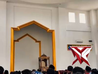 Kapolres Musi Rawas AKBP Agung Adhitya Prananta,S.H.,S.I.K.,M.H melaksanakan Shalat Jumat berjamaah