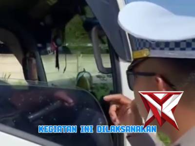 Kegiatan Ramcheck, odol, dan penyekatan kendaraan sumbu 3 di gate tol soroja di pimpin Wakasat Lanta - PoliceTube