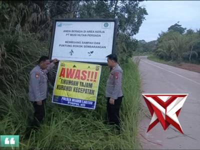 Pemasangan spanduk tanda bahaya' - PoliceTube