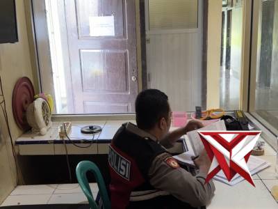 KASAT TAHTI MENGECEK ANGGOTA JAGA - PoliceTube