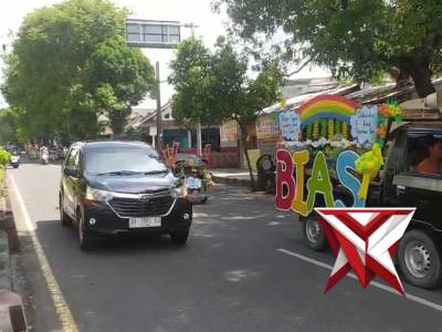 Pengawalan Giat Masyarakat oleh Polsek Kebumen - PoliceTube