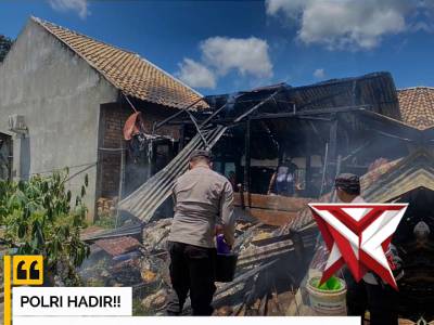 Gerak cepat Piket Hari Polsek memadamkan kebakaran