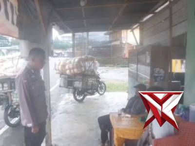 Personil Polsek STL Ulu Terawas
Berikan himbauan kepada orang tua