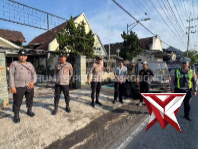 Perayaan Jum'at Agung (Wafatnya Yesus Kristus), Polsek Sukodono Ciptakan Rasa Aman di Gereja Kristen