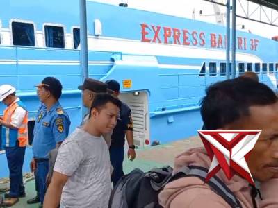 Giat PAM Kedatangan kapal Express Bahari 3F situasi Aman terkendali - PoliceTube