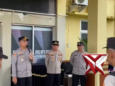 Irjen Pol. Sandi Nugroho Pimpin Langsung Bedah Rumah 40 Keluarga di Sumsel - PoliceTube