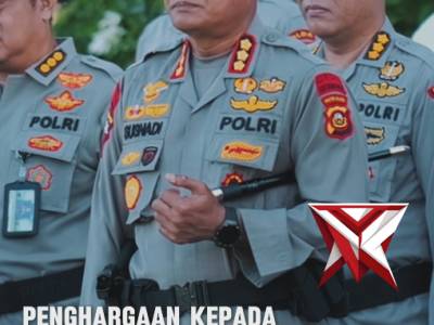 Kapolda Sumsel memberikan apresiasi kepada personel menunjukkan dedikasi dan prestasi tugasPBB