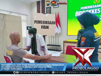 Biddokkes Polda Jatim bersama Dokkes Polres Probolinggo melaksanakan kegiatan Rikkes Berkala