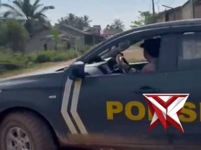 Sinergitas Polri dan Masyarakat: Polsek Muara Lakitan Laksanakan Kerja Bakti di Gereja GPdI