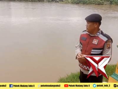 Giat cek debit air sungai