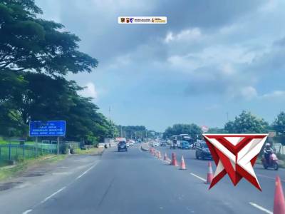 Satlantas Polres Purwakarta mulai memberlakukan rekayasa lalu lintas di sejumlah titik strategis.