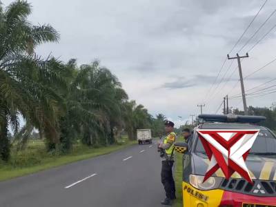 Personil Polsek Belitang I melaksanakan giat Patroli Sore Antisipasi 3C dan Balap Liar